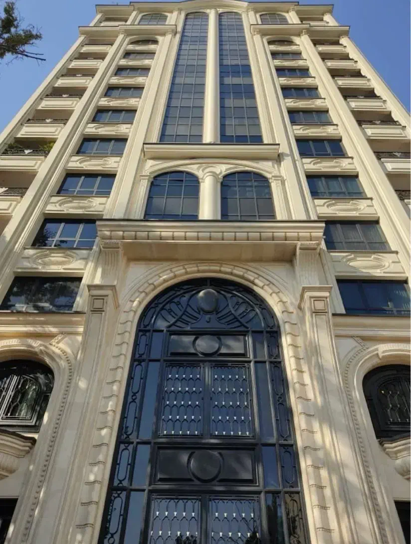 پاسداران/برج باغ/۲۱۱متر/طبقه۱۳/فول مشاعات