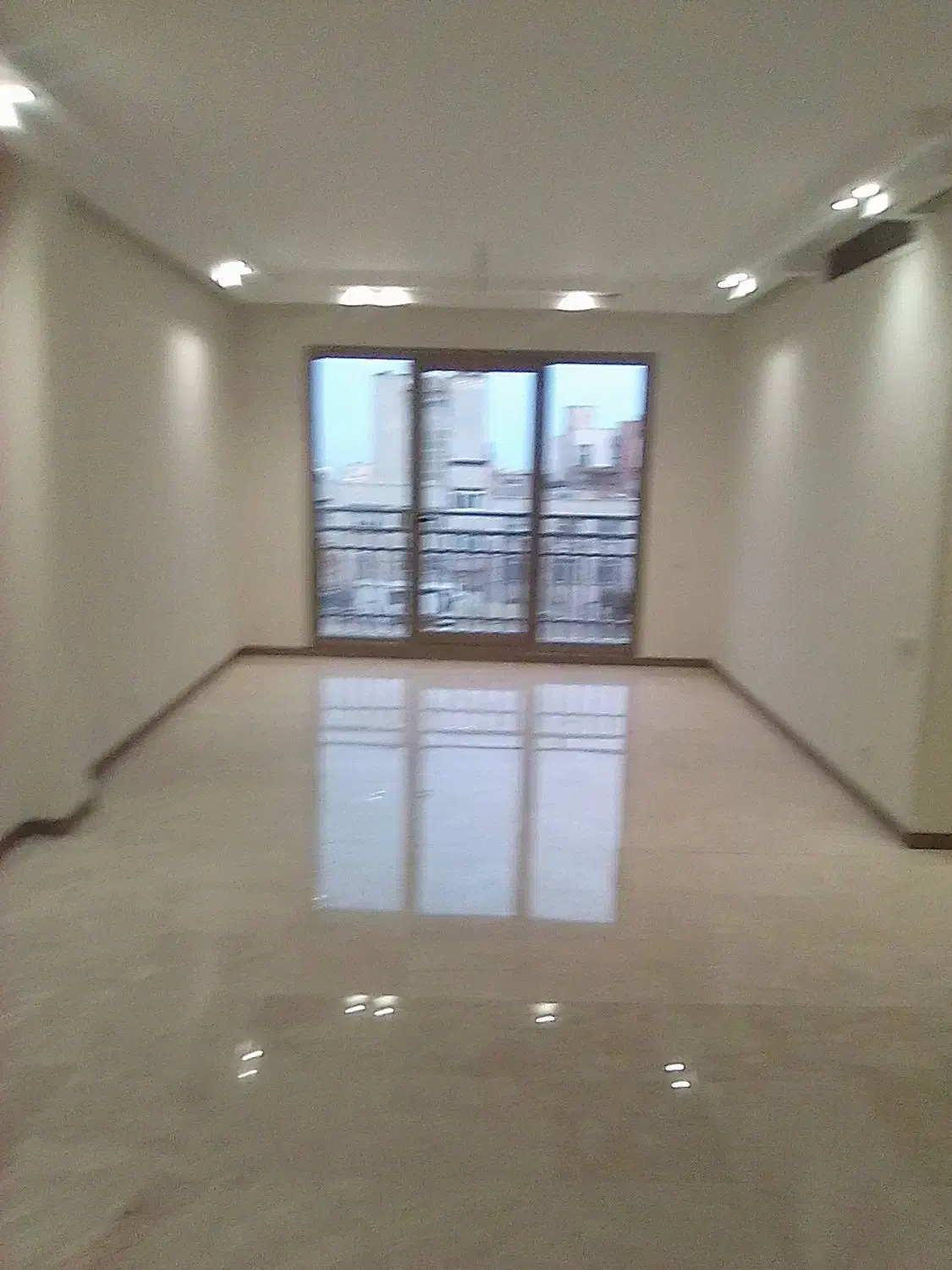 پاسداران126متر3خواب کلید نخورده جنوبی بدون مشرف
