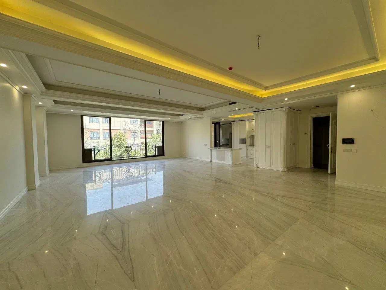 پاسدارن ۳۱۲متری با ۳ پارکینگ ولابی مجلل