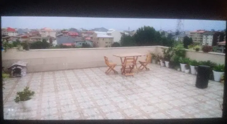 یک واحد آپارتمان سه خوابه با روف گاردن اختصاصی