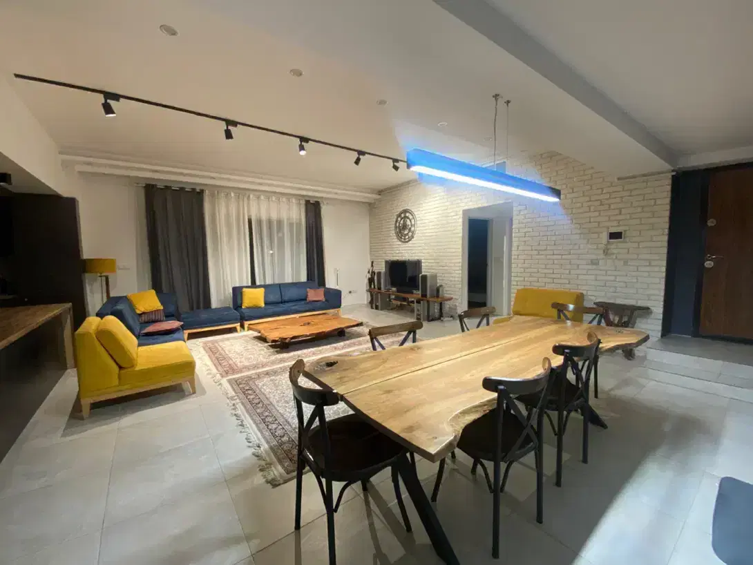 ۱۰۱ متری سعدی تک واحدی ۲ پارکینگ اختصاصی