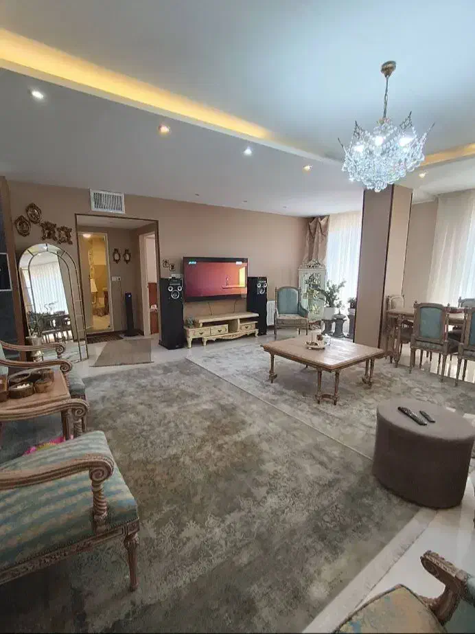 ۱۱۰متر / رو به نما / پارکینگ اختصاصی
