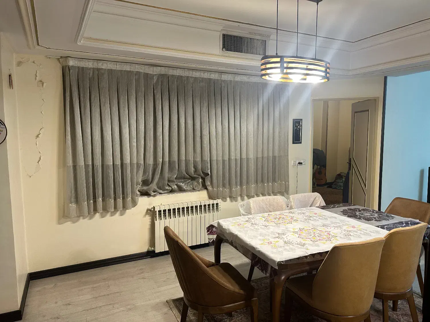 ۱۱۳ متر قدیمی حیاط دار با پارکینگ (کسری)