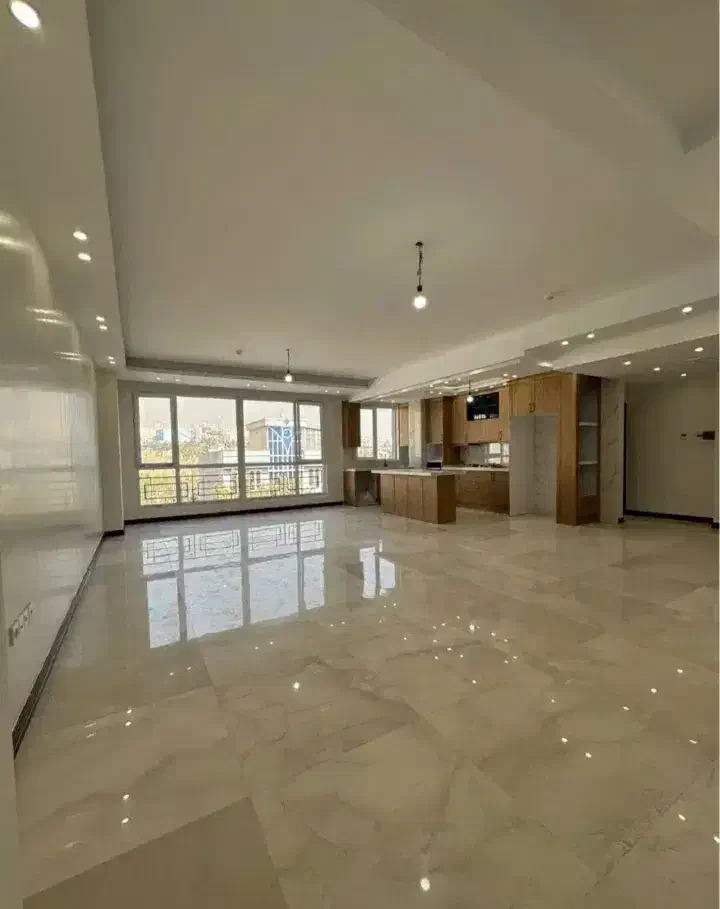 ۱۱۷متر/سرتاسر نور/فول امکانات/تاپ لوکیشن
