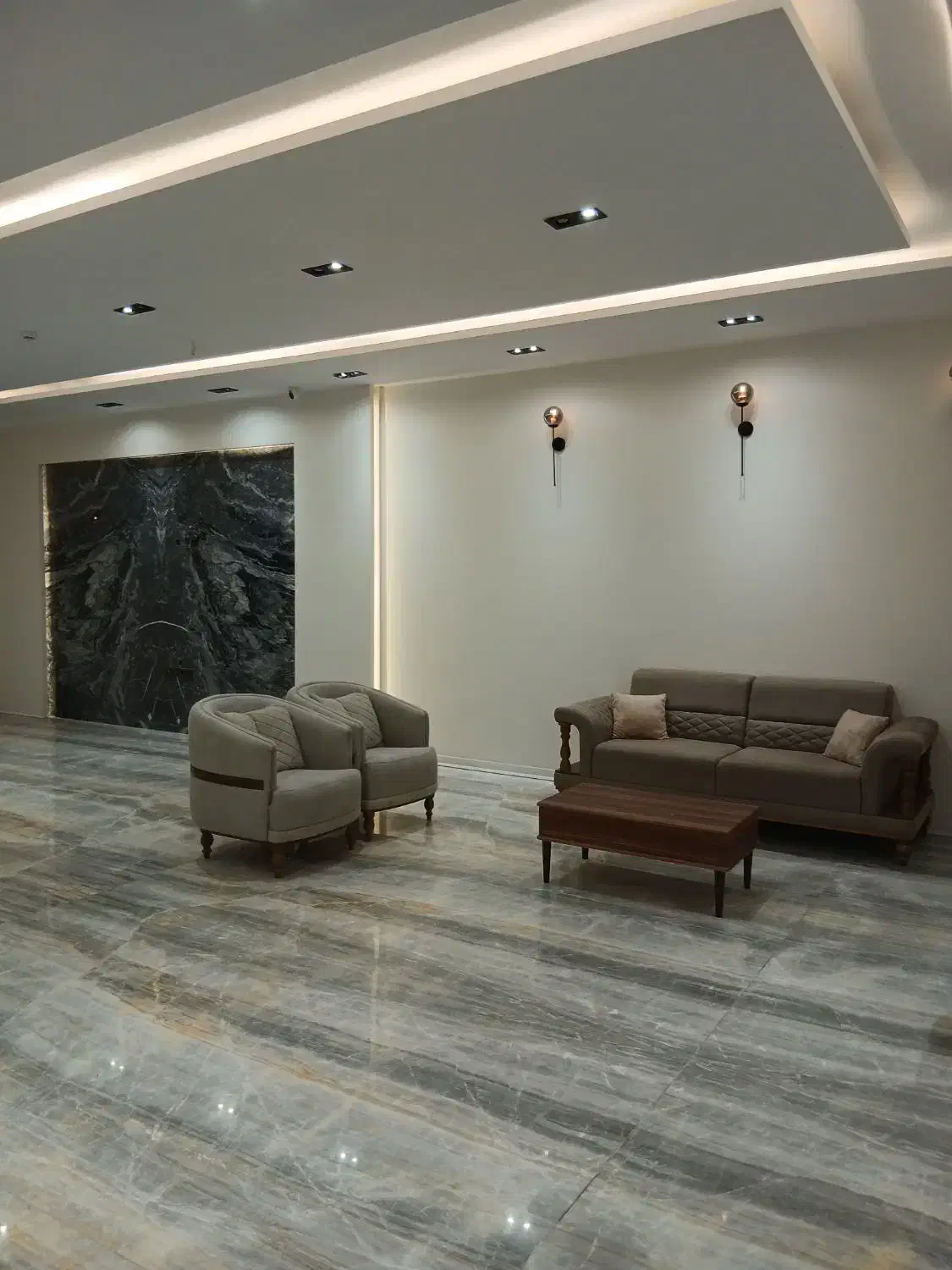 ۱۲۰ متر رو به نما خوشگل
