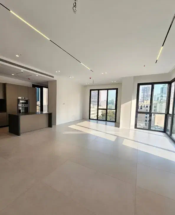 ۱۲۱متر/تاپ لوکیشن فاطمی/نوساز کلید نخورده