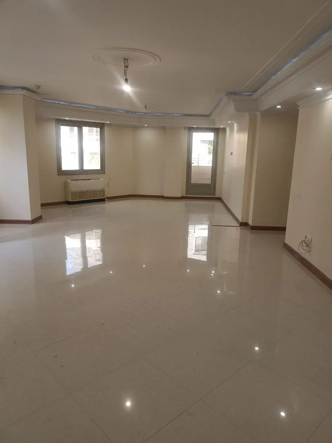 ۱۴۸ متر /۳ خواب/سعادت آباد/نور از دو جهت/ ویودار