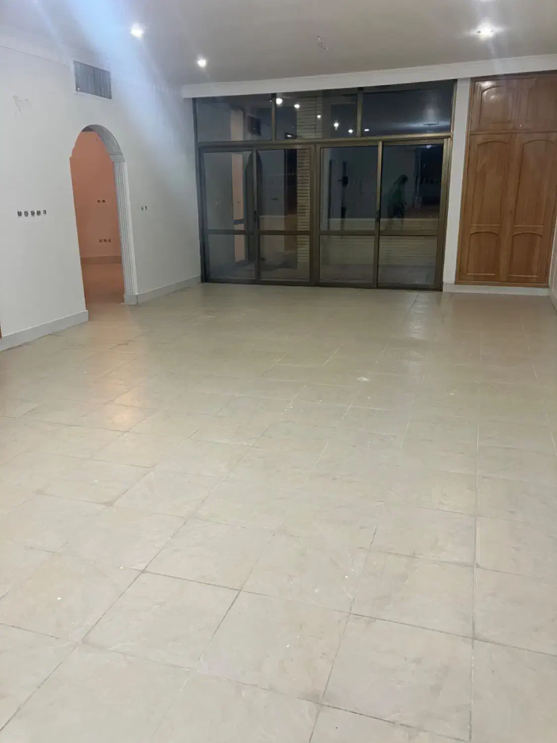 ۲خواب/جنوبی/طبقه اول/کم واحد/۱۲۶متر