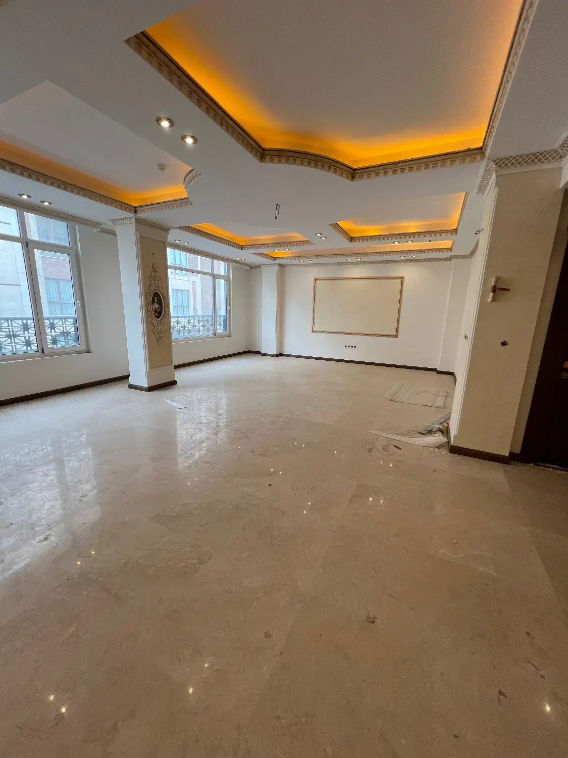۲۳۲ متری ۴ خواب دو پارکینگ فول(دیدنی)