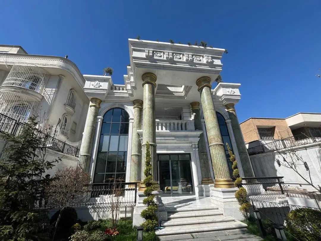 ۳۰۰ متر / تاپ لوکیشن شهرک غرب /  ایران زمین