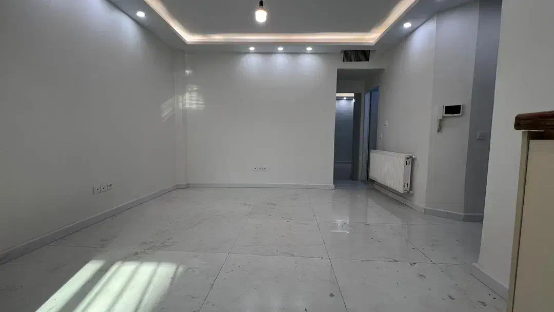 ۴۰ متر با پارکینگ/فول نوسازی شده/شمال آذربایجان