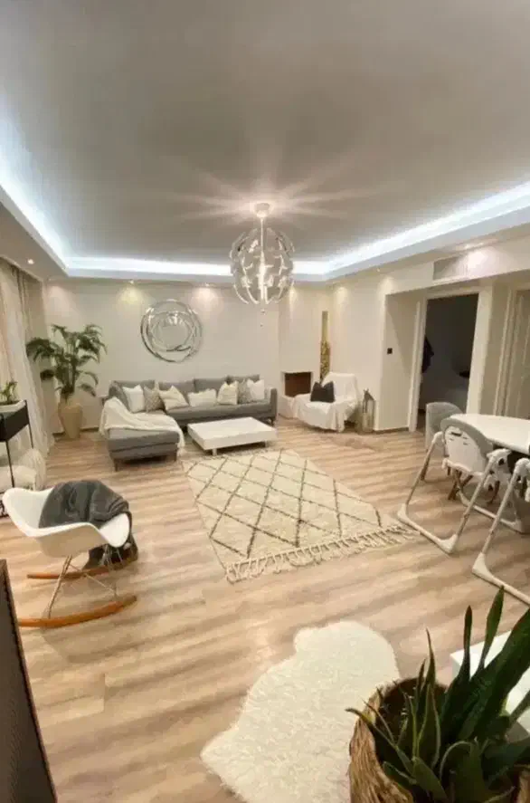 ۷۸متر/۲خواب/۲پارکینگ/طبقات بالا/سعادت آباد